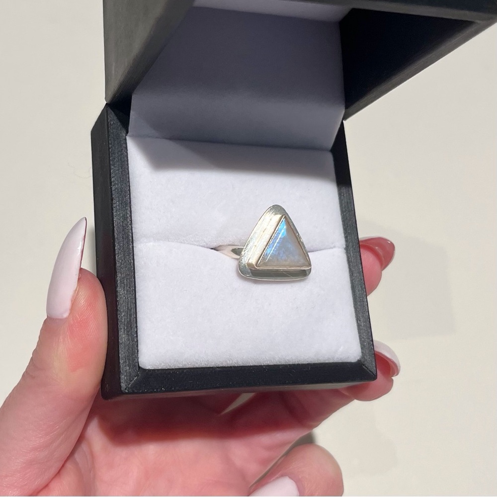 925 Silver Triangle Moonstone Ring 7